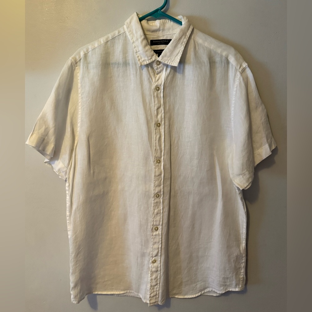 Banana Republic Cream Casual short sleeve Button Down Shirt